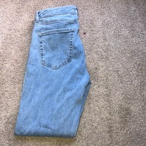 light ripped jeans 💙